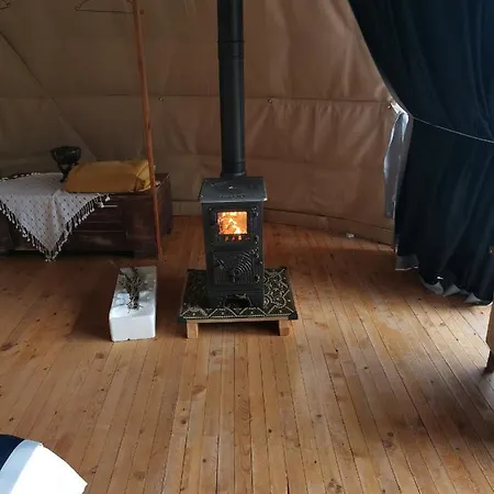 Tuerkdomes Glamping Campingplatz Alinca