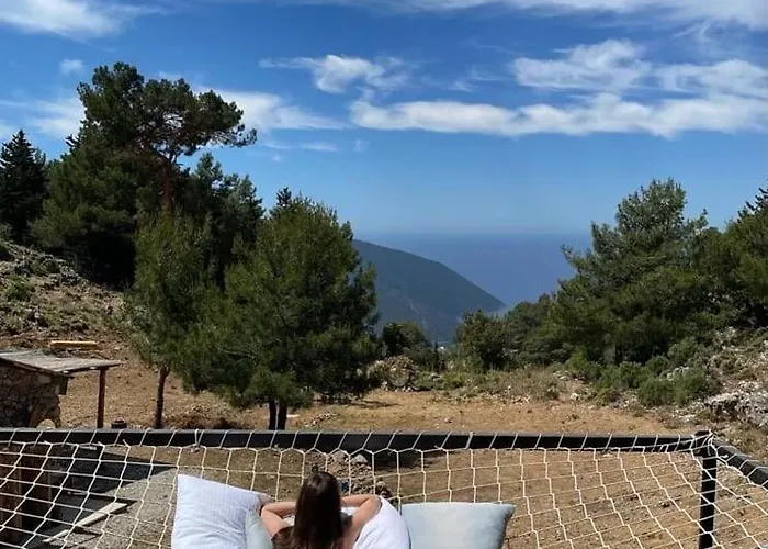 Tuerkdomes Glamping Camping Alinca