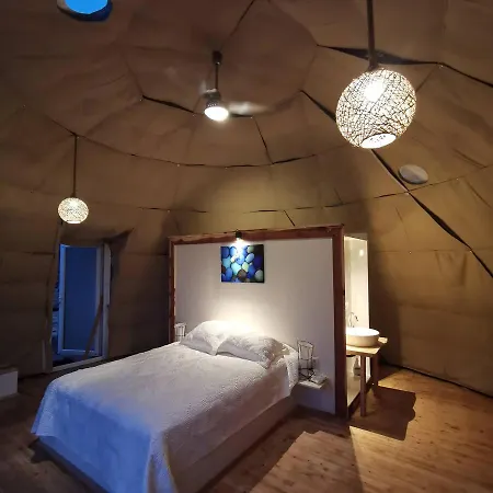 Tuerkdomes Glamping Campingplads
